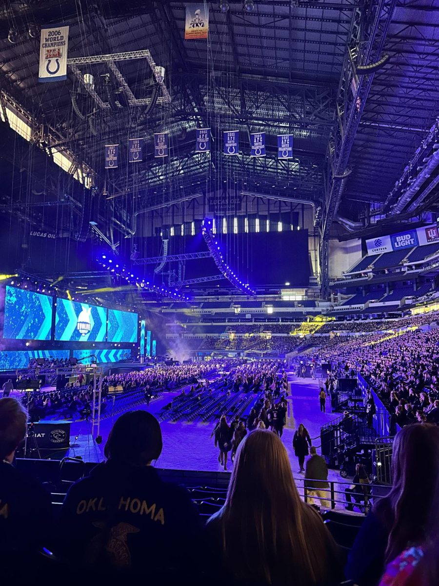 Thousands+of+FFA+members+gathered+in+the+Lucas+Oil+Stadium+anticipating+the+first+general+session.